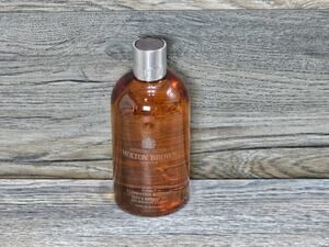 Molton Brown Sunlit Clementine & Vetiver Bath & Shower Gel 10fl oz